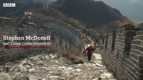 The brothers running the Great Wall of China - BBC News