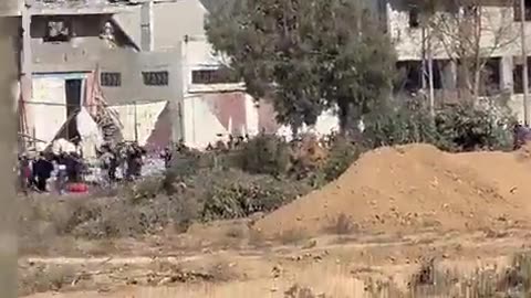 Palestinian civilians have reached the Israeli Army lines south of Gaza City.
