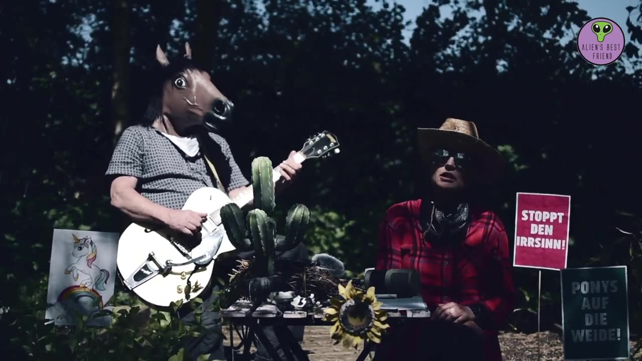 (DU FÜHLST DICH HEUTE ALS PONY), LUCILLE - Intermezzo des Tages #40 - Alien's Best Friend - Satire