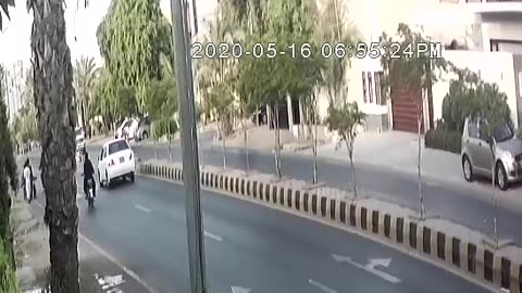 Terrible Car Accident in Pakistan