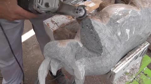 Carving a Rhino From Epoxy Resin & Walnut Burl10