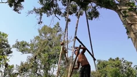 Building suspension house on the tree ( Ancient skill )