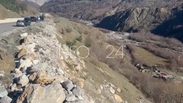 Aksident te rruga e Arbrit, fadroma bie në greminë
