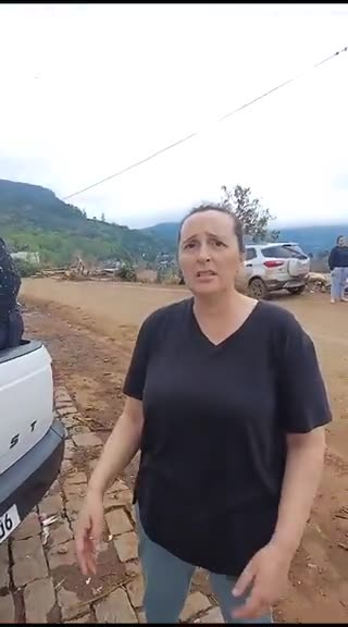 Tragédia no Rio Grande do Sul- O desgoverno além de não ajudar, está atrapalhando e impedindo os voluntários de ajudarem as vítimas desta TRAGÉDIA!