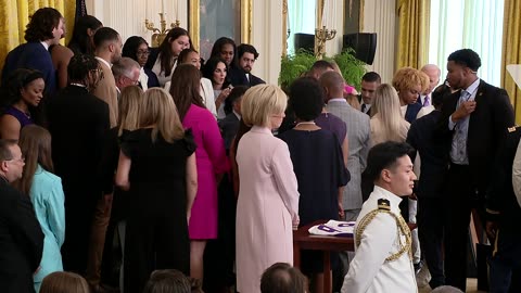 LSU basketball player collapses during White House celebration