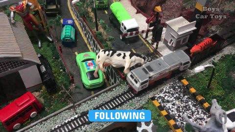 The Train Hits Cows and Buffalos Until They Overturned