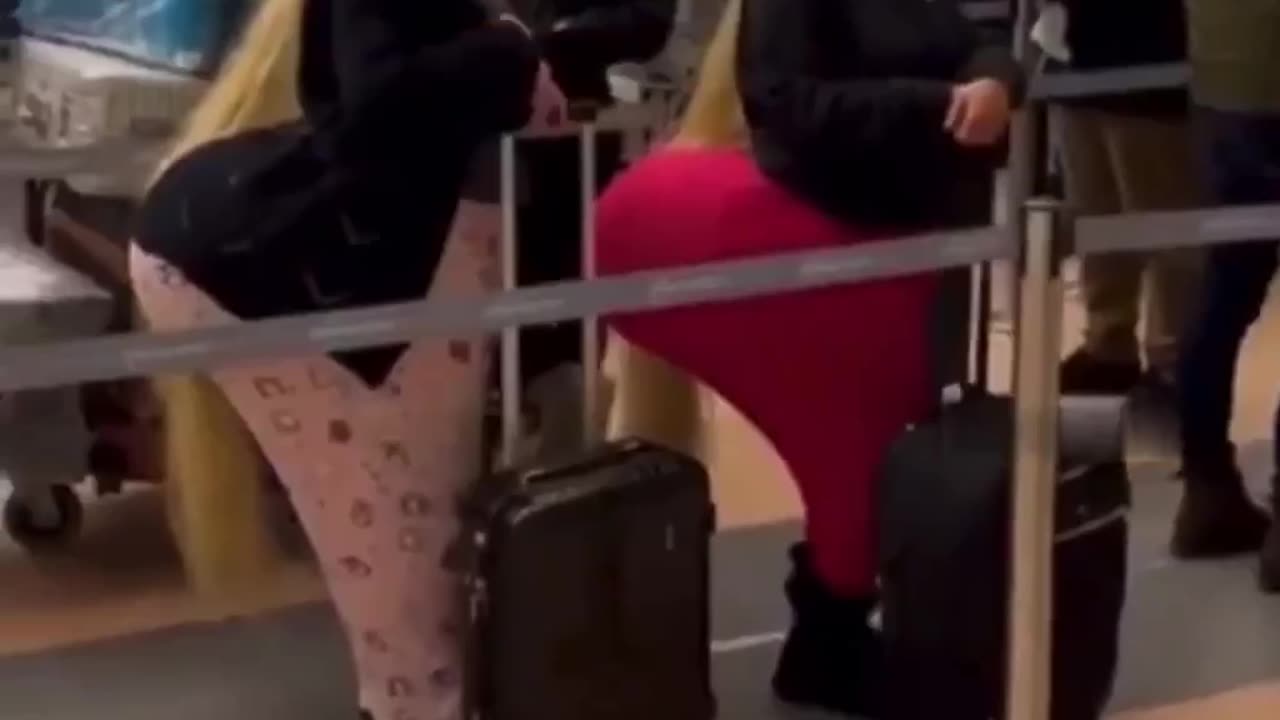 Tic toc influencers be like