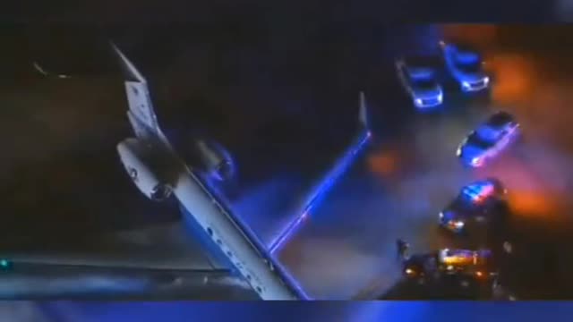 US Military Plane forced to make an emergency landing