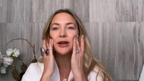 Kate Hudson’s Guide to Wellness & “Wakeup” Makeup _ Beauty Secrets