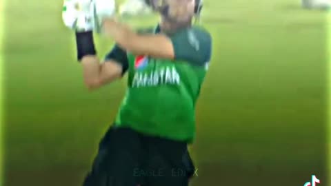 shaheen afridi hatting aganist new zea land