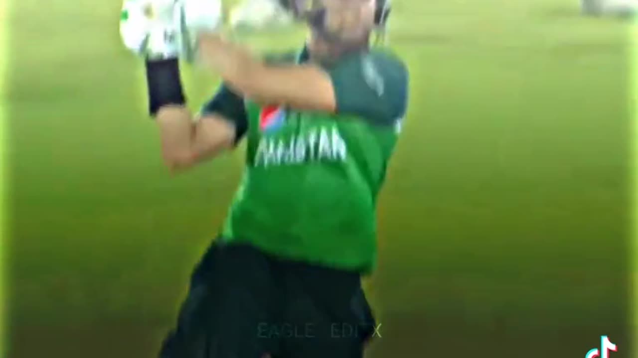 shaheen afridi hatting aganist new zea land