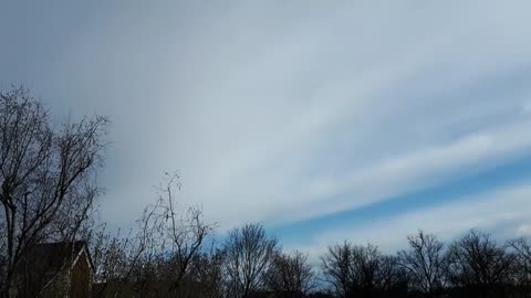 Himmel in Berlin am 11.4.2023 um 17:30 Uhr