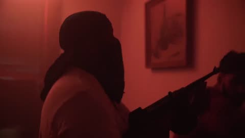 MAXO KREAM - ROACHES (VIDEO)