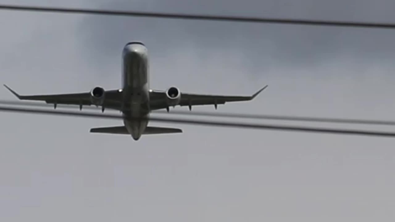 Envoy Air Embraer 170/175 departing St Louis Lambert Intl - STL