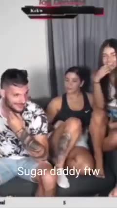 Το να είσαι πόρνη είναι προσόν πλέον....