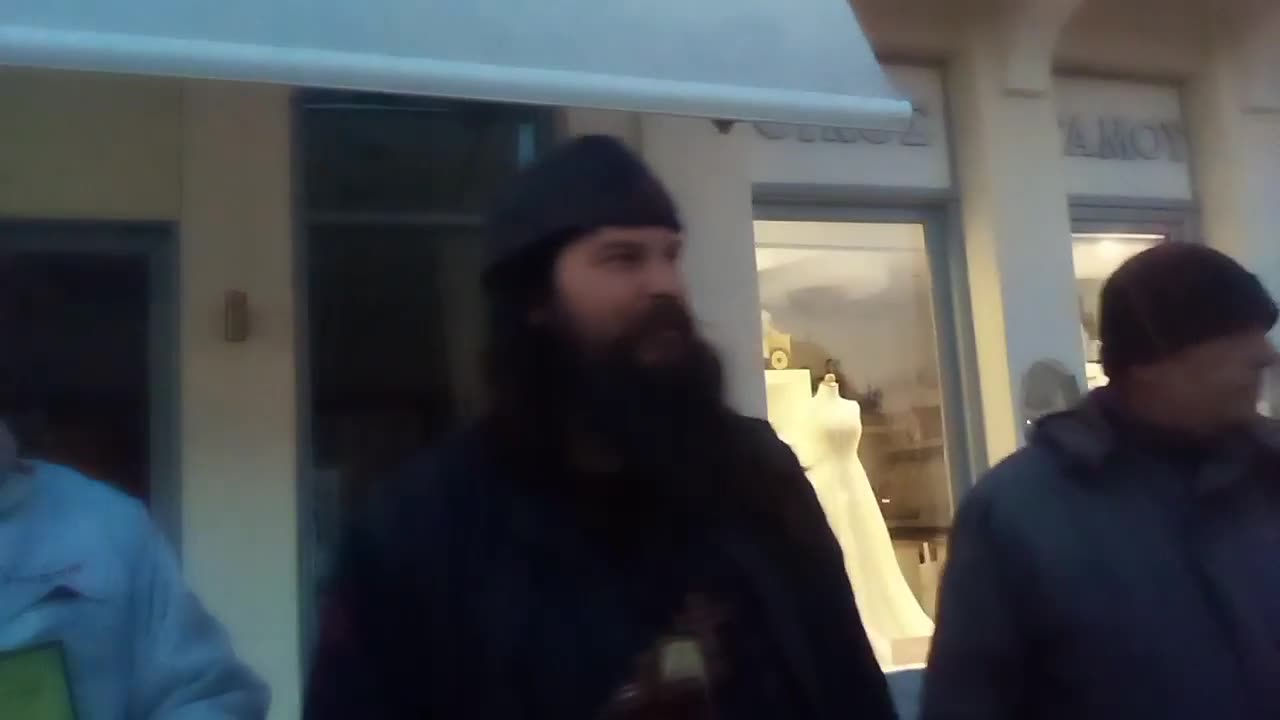 ΔΕΝ ΨΗΦΊΖΟΥΜΕ ΚΑΝΈΝΑΝ