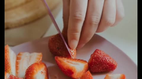 "Mesmerizing Strawberry Cutting: A Visual Delight"