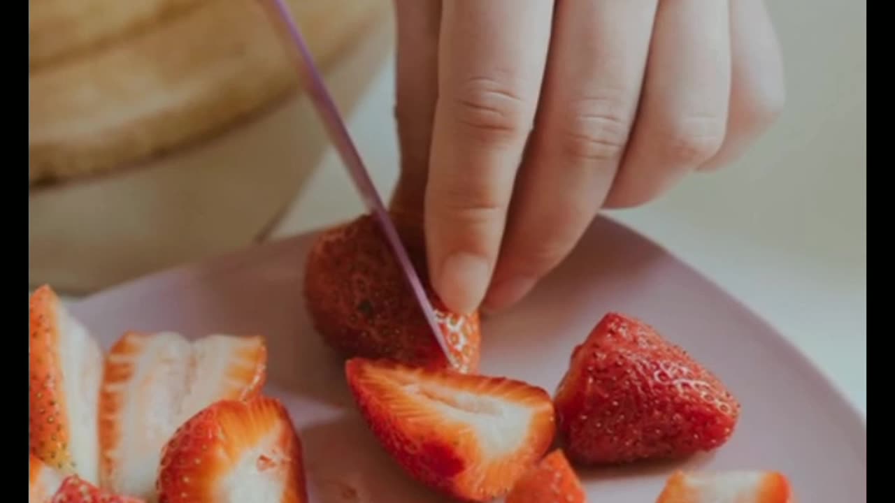 "Mesmerizing Strawberry Cutting: A Visual Delight"