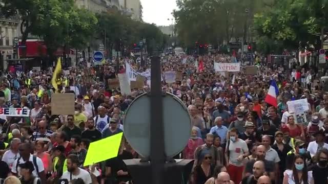 Paris absolutely packed to the rafters for the 8th week of Covid Protests 9-4-2021