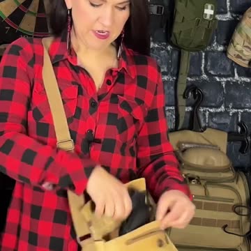 Wife EDC Concealed Carry 🔪🔫 👜What’s in her CCW Purse. Sticky Holster IWB. T.Kell Nightstalker!!!