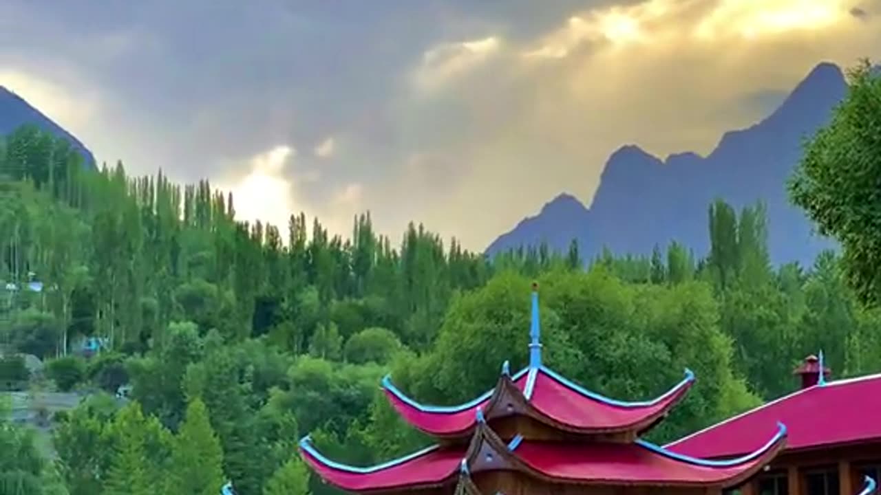 Autumn 🍂🍁 Pakistan 🏔️ can you believe? this is Pakistan WoW 😲 #travolvlog #gilgitbaltistan