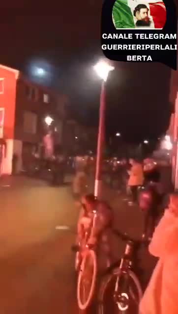 Netherlands: Civil unrest, fires in street following protests against covid measures