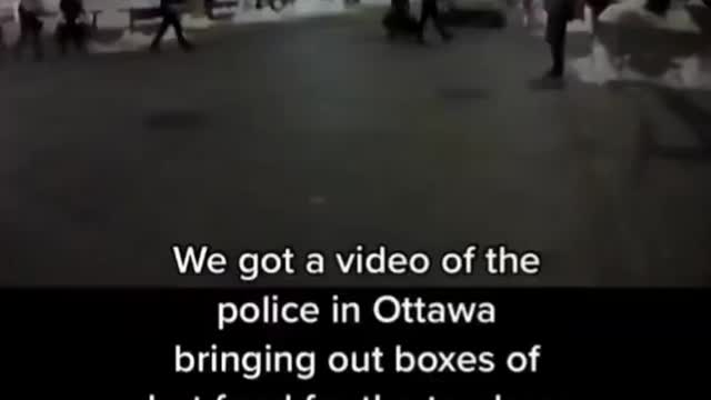 It seems that the cops in Ottawa are treating the truckers as friends