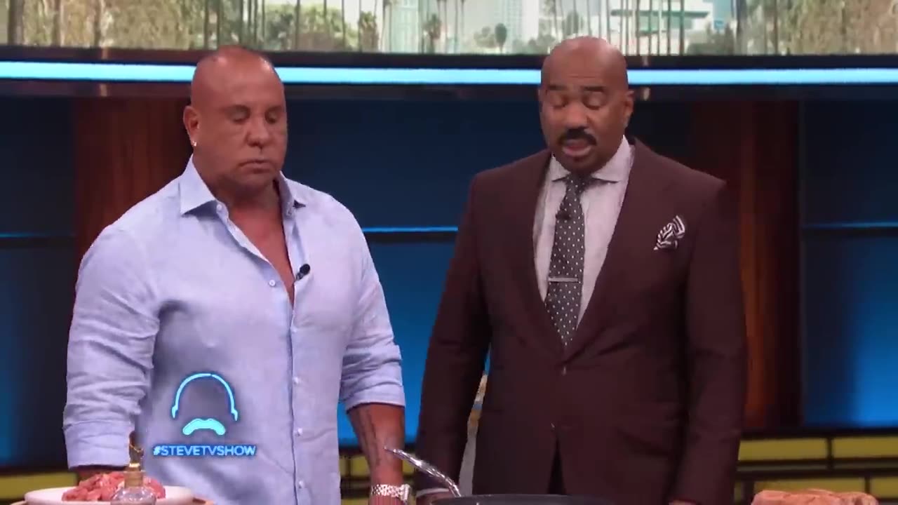 Inspiring Cook Gets Emotional While Meeting Steve Harvey 😭👨🍳