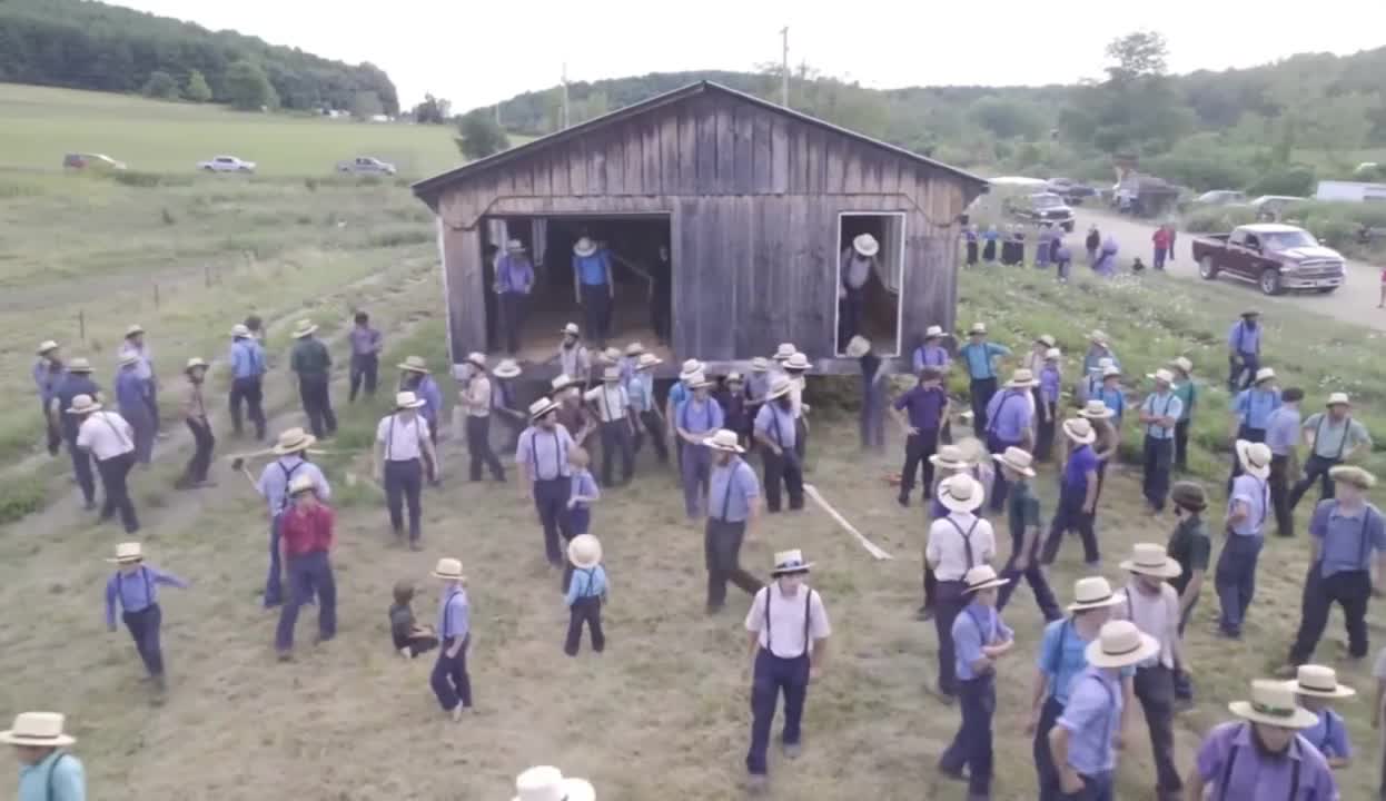The Amish know there’s nothing impossible when you work as a team!