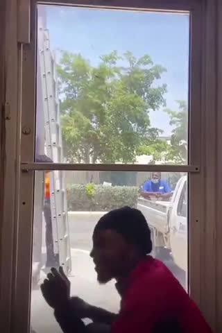 This guy pranks the worker outside their house