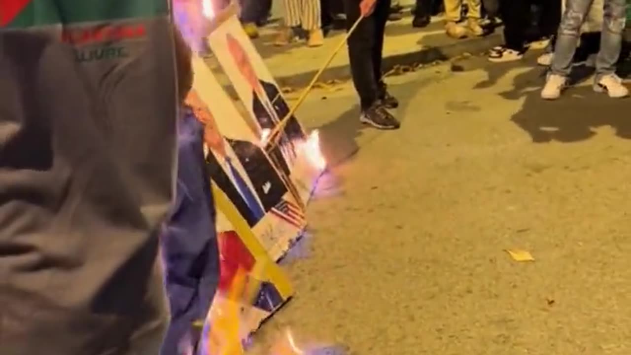 Pro-Hamas Mob In Spain Burns Israeli Flags Along With Picture Of Joe Biden