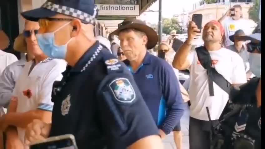 PATRONS hold the line at Bar Wunder in Toowoomba QLD refusing to back down to Police.