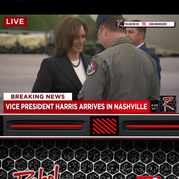 Kamala greets all of her supporter at the airport in Nashville