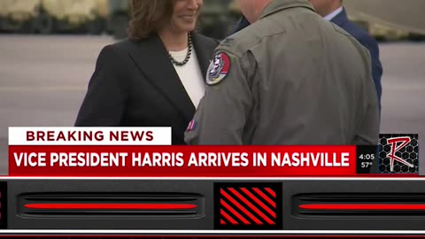 Kamala greets all of her supporter at the airport in Nashville