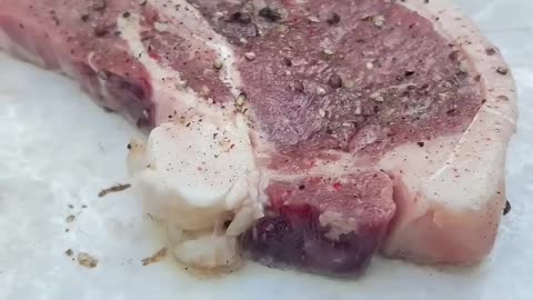 Mermer Üzerinde T-bone Steak 🥩 _ T-bone Steak on Marble