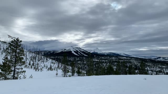 Very Windy Summit 360 Panorama – Potato Hill Sno-Park – Central Oregon – 4K