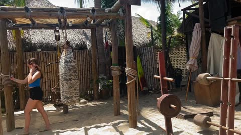 GIMNASIO EN LA PLAYA DE PUERTO ESCONDIDO