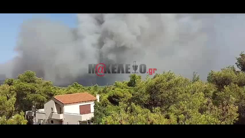 Πύρινο μέτωπο στη Βαρυμπόμπη 2