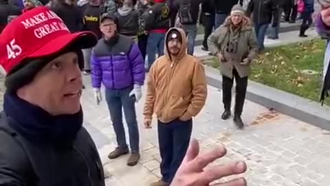 Jan 6 Protester Pleads With Capitol Police To Stop The Real Criminals - They Do Nothing