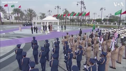 Chinese President Xi Welcomed by Saudi Crown Prince