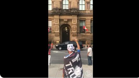 Justin Trudeau gets heckled again leaving his office for Canada Day.