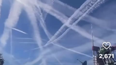 Cielo in Slovacchia - se questa non è geoingegneria ed il cielo è normale io sono Paperino