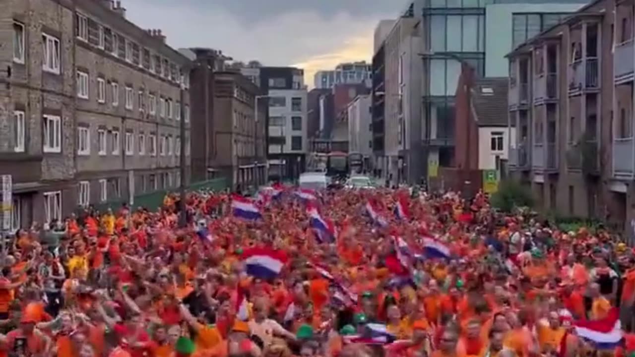 Dutch Fans On Fire !!