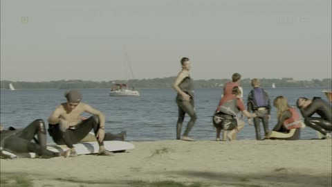 [Tv series] Przystań (e11) Marta Chyczewska and Izabela Warykiewicz bare soles