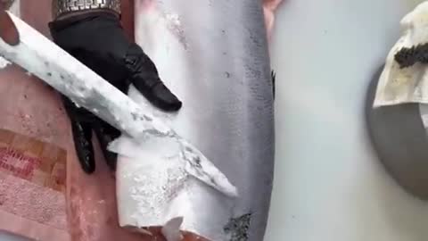 Amazing fish cutting skill