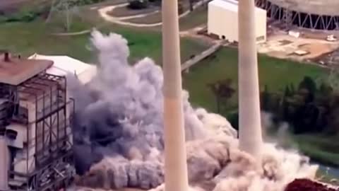 Power plant chimneys demolished in Australia