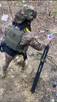 Ukrainian Mortarwomen in Clean dress practicing