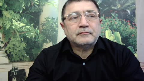 Oare n-ar fi cazul ca doctorii să-și schimbe halatele albe pe niște straie cernite?