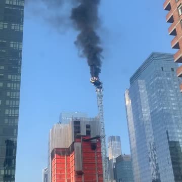 Black smoke rises in Manhattan after crane collapse