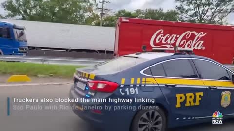 Supporters block highways in